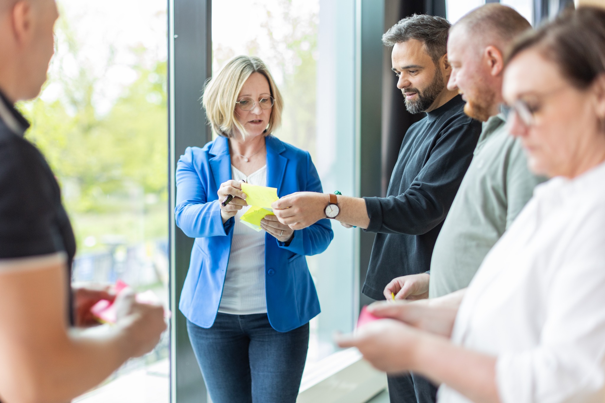 Gemeinsame Prozessaufnahme in einem Workshop mit Mitarbeitenden einer Verwaltung